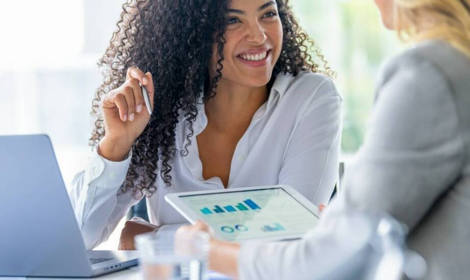 Jakie środowiskowe korzyści można osiągnąć dzięki białym certyfikatom?