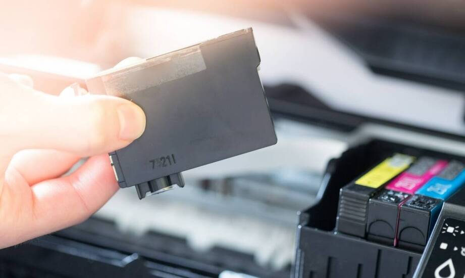 Wymiana tuszów i kartridży – jak zapewniamy jakość i trwałość wydruku?