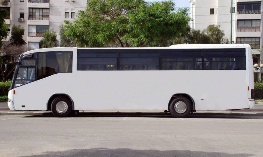 Zasady wynajmu busa dla 20 osób z opcją podstawienia pojazdu