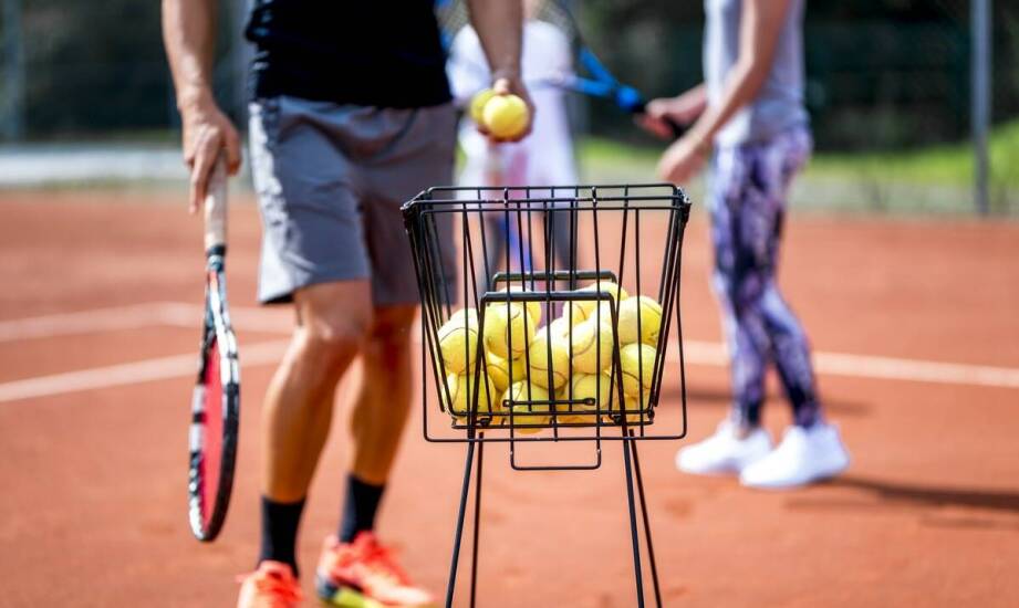 Rola tenisowych piłeczek w promocji sportowych i firmowych wydarzeń