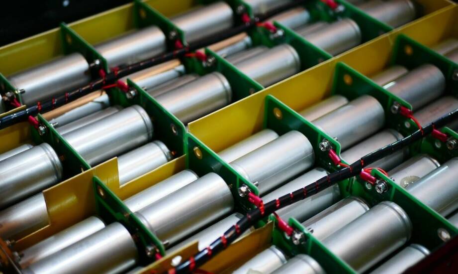 Znaczenie certyfikacji dla jakości i bezpieczeństwa przemysłowych baterii