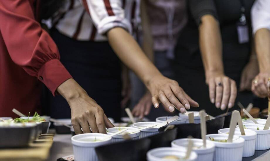 Jakie są kluczowe umiejętności potrzebne do pracy przy pakowaniu przypraw?