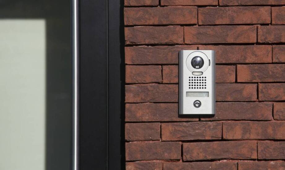 Różnorodność materiałów w produkcji nowoczesnych skrzynek pocztowych z wideodomofonem