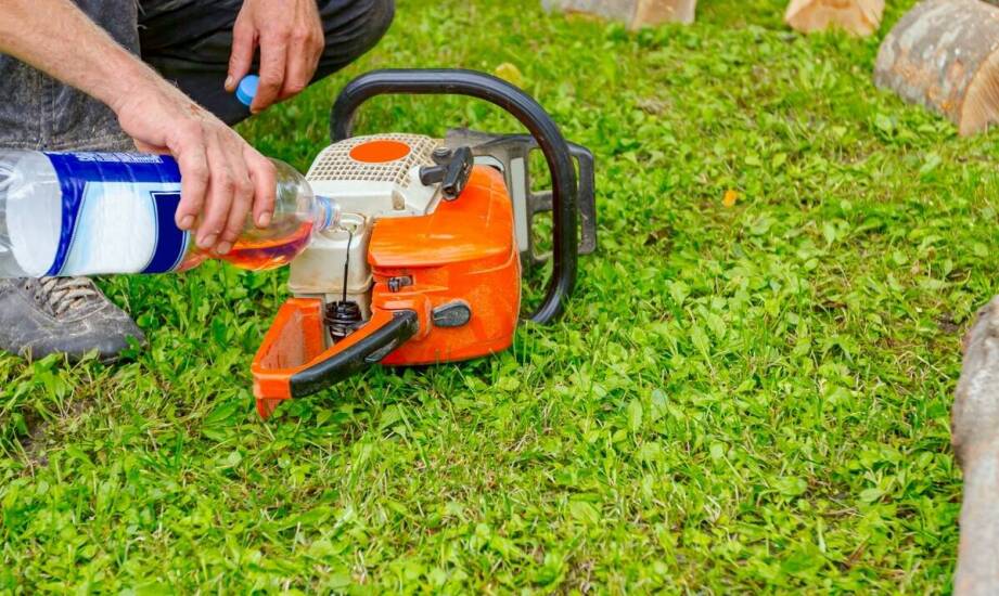 Opinie użytkowników o spalinowych pilarkach – co warto wiedzieć?