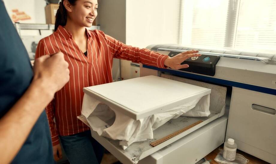 Krok po kroku: jak przebiega digitalizacja zdjęć z kliszy w profesjonalnym fotograficznym studio?