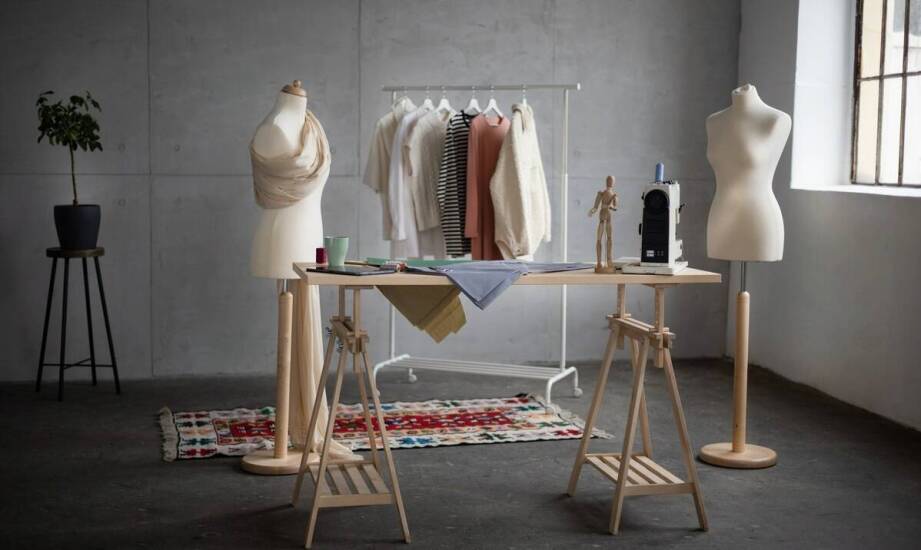 Jak wybrać najlepszy materiał na popielaty damski płaszcz?