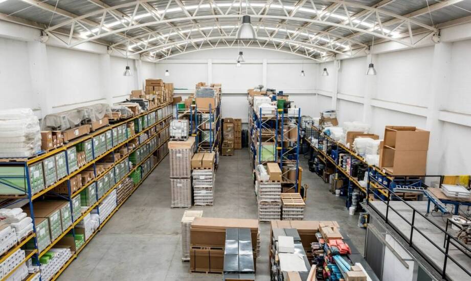 Magazyny do wynajęcia jako rozwiązanie dla przechowywania mebli w trakcie remontu