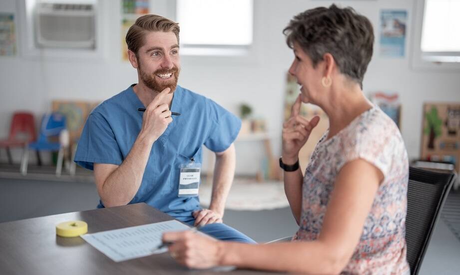 Efektywność terapii jąkania: od technik relaksacyjnych do wsparcia psychologicznego