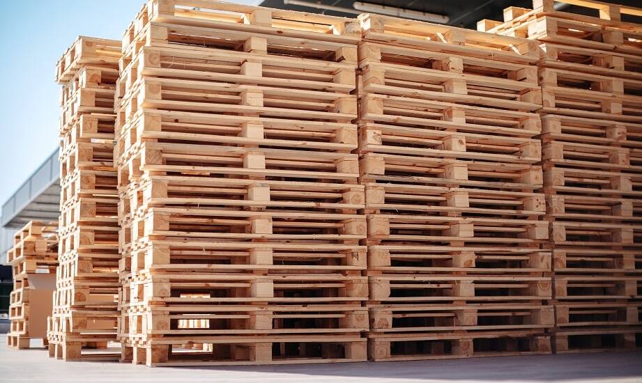 Wybór odpowiednich materiałów do produkcji palet standardowych