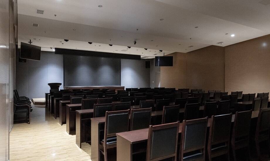 Jak profesjonalne sale konferencyjne wspierają organizację spotkań biznesowych?