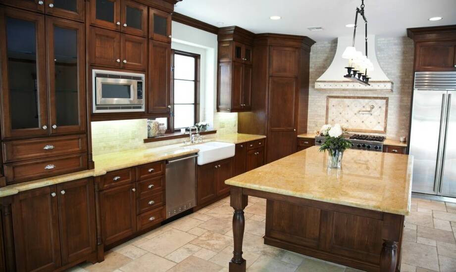 Jak dbać o drewniane gałki w kuchni, by zachowały swój urok?