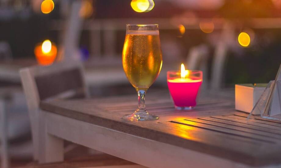 Noclegi w Ustce blisko morza – jak nasz drink bar umila wieczory gościom?