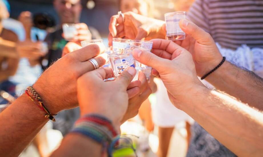 Niezapomniany rejs po Wiśle – wyjątkowa atrakcja na wieczór kawalerski w Krakowie.