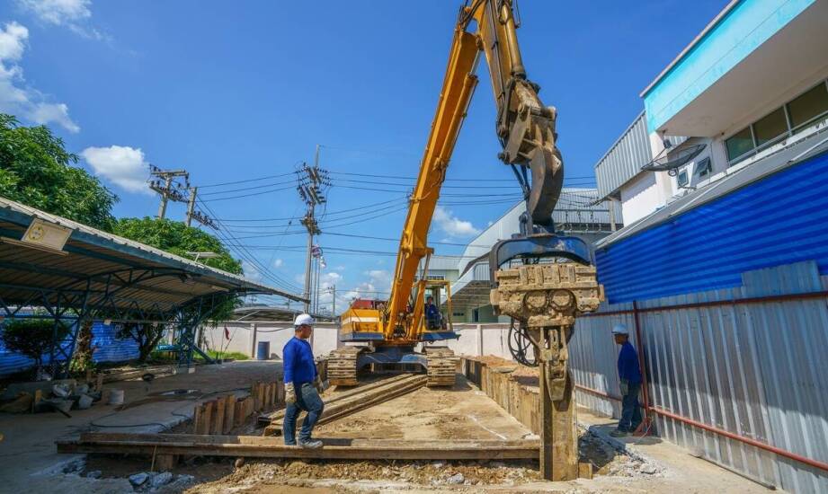 Wpływ hydraulicznego młota udarowego na efektywność projektów budowlanych