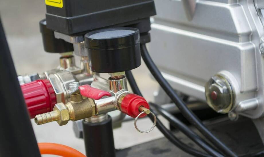 Twarde złącze pneumatyczne jako kluczowy element w systemach bezpieczeństwa w transporcie