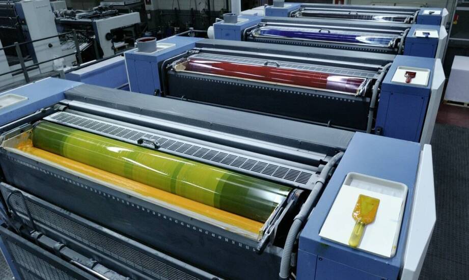 Jakie są kluczowe różnice między używanymi ploterami a poleasingowymi?