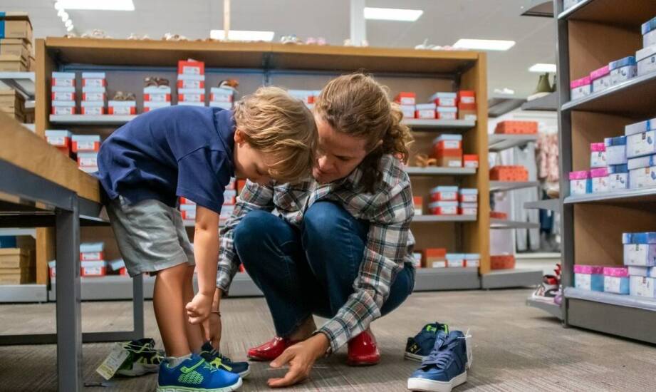 Modne zestawy dla chłopców – komfort na każdy dzień