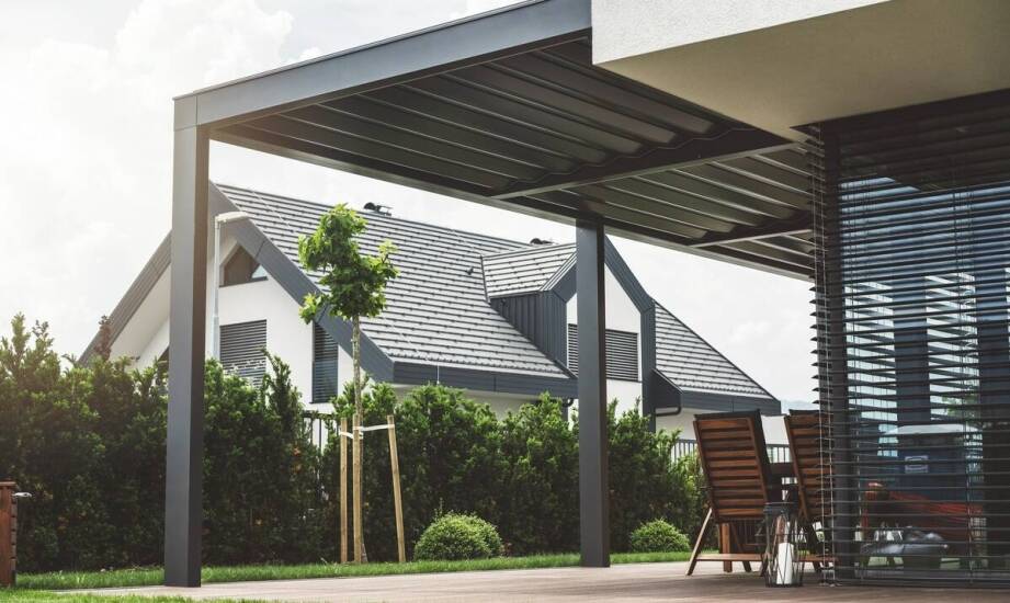 Jak dopasować drewniane pergole do architektonicznego stylu domu?