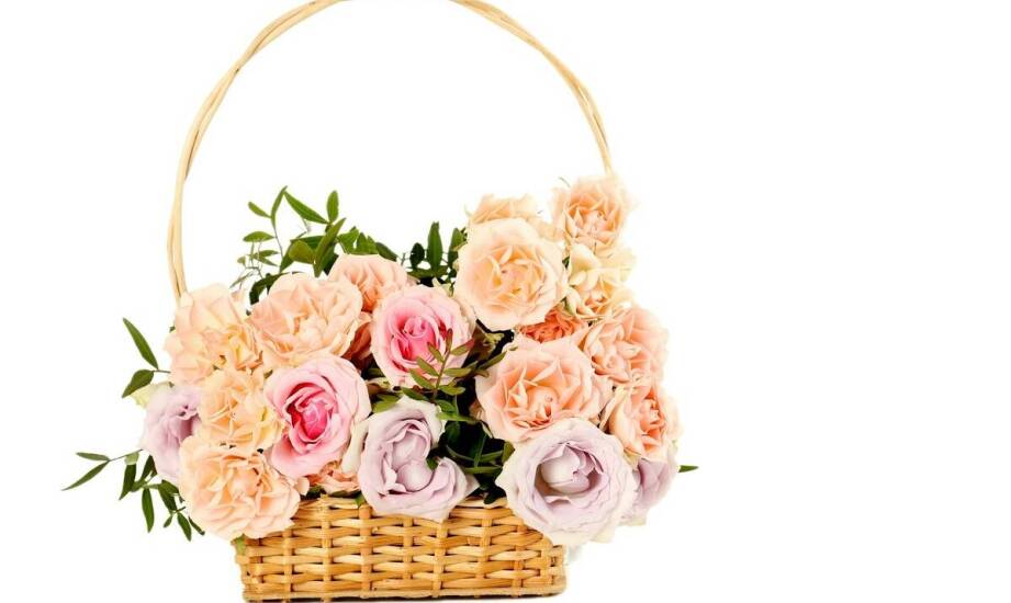 Kwiatowe kosze na wyjątkowe okazje – oferta w kwiaciarni