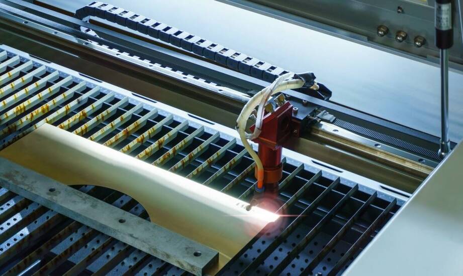 Jak zastosowanie technologii do laserowego czyszczenia wpływa na konserwację silosów?