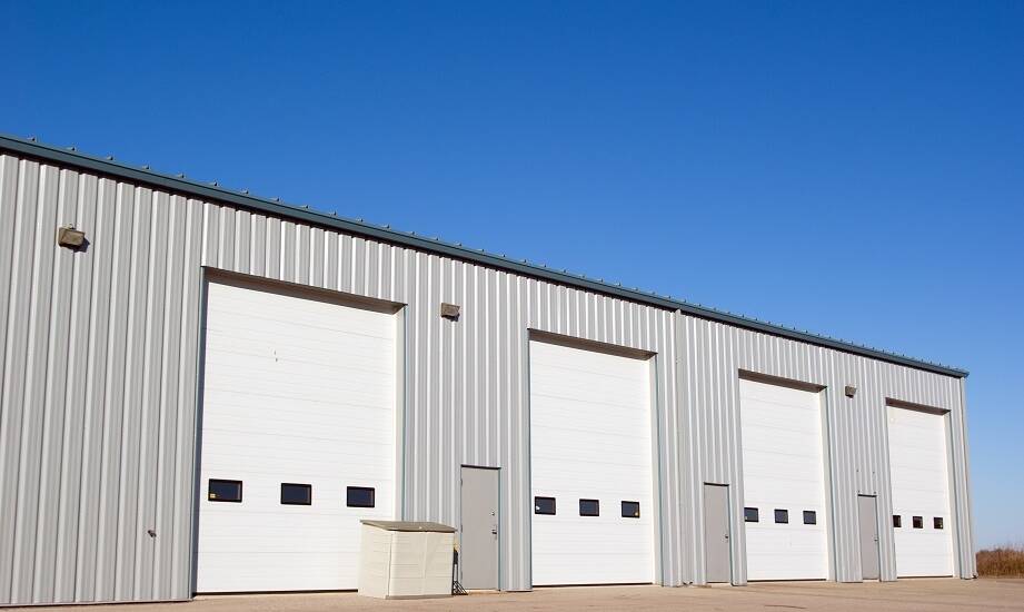 Jak dobrać napęd do ciężkich bram przemysłowych?