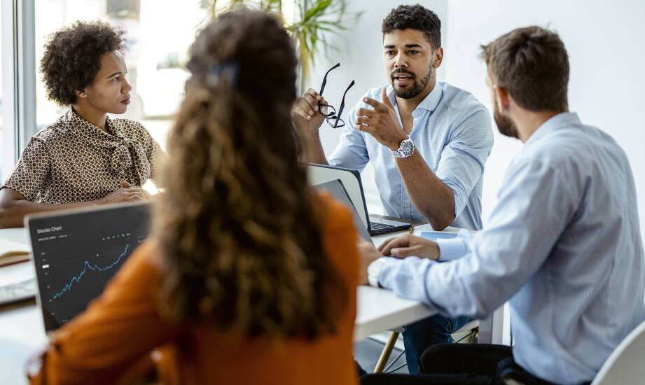 Jak kursy rozwojowe wspierają adaptację do zmian zawodowych?