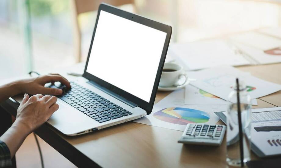 Porównanie różnych rozwiązań kadrowo-płacowych dostępnych na rynku