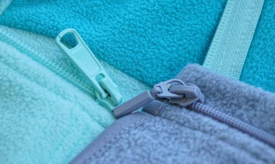 Hurtownia suwaków: co wpływa na jakość błyskawicznych zamków?