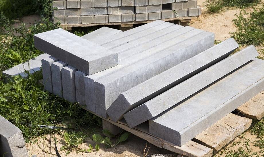 Wybór odpowiednich betonowych obrzeży do różnych typów nawierzchni