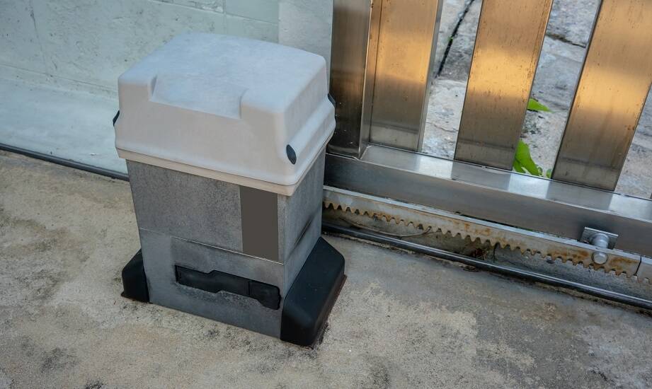 Automatyka bram przemysłowych – co warto wiedzieć przed zakupem?