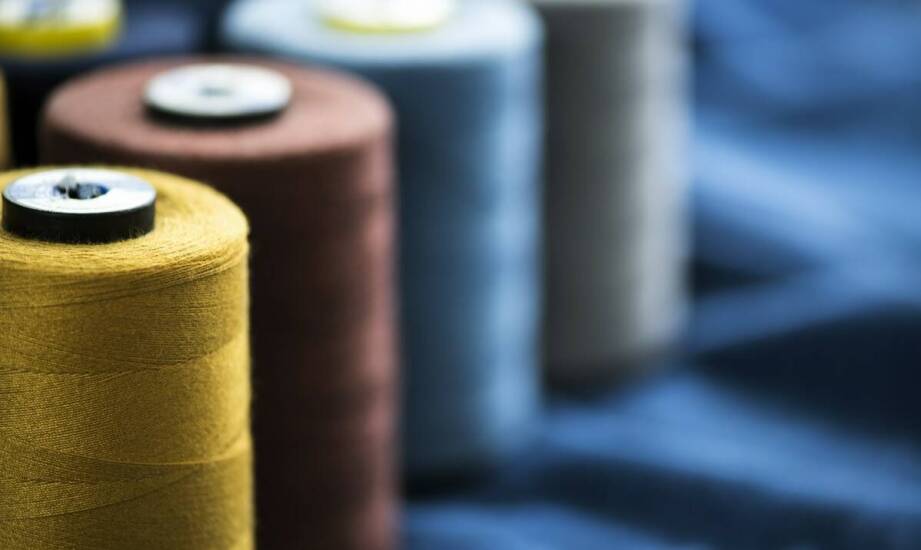 Jakie materiały dominują w produkcji nowoczesnych spadochronowych linków?