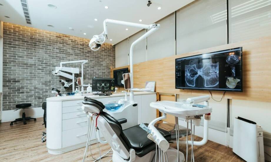 Jak zaawansowana aparatura wpływa na jakość stomatologicznych usług?