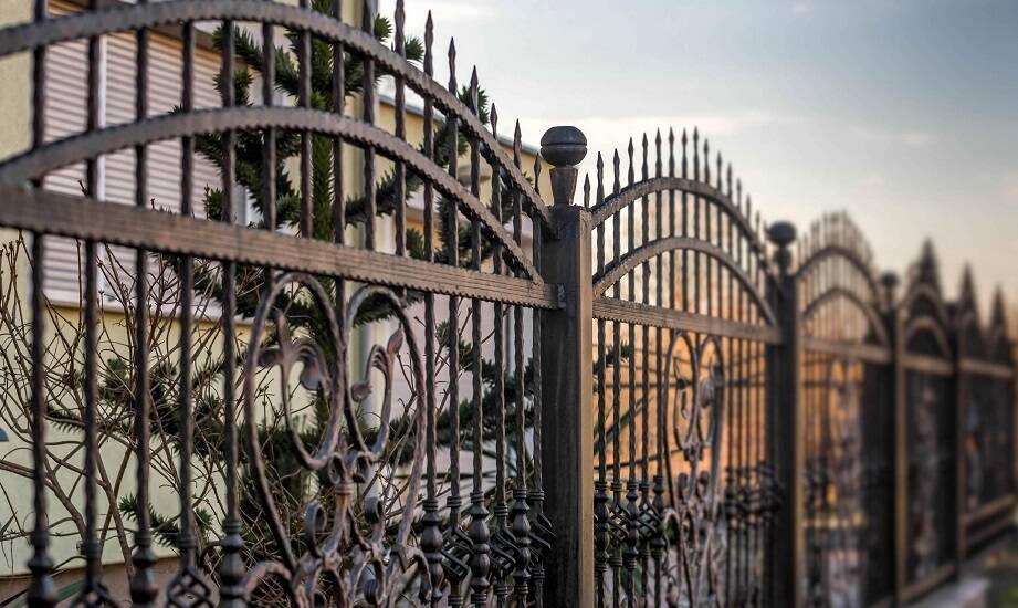Znaczenie wysokiej jakości wykonania w metalowych ogrodzeniach