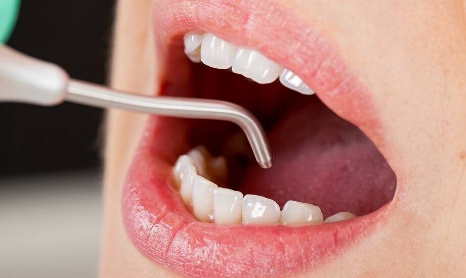 Czym różni się periodontologia od innych dziedzin stomatologii?