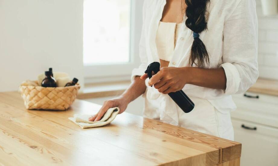 Bezpłatna dezynfekcja dotykowych powierzchni w ramach sprzątania mieszkań