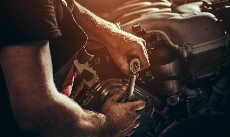 Dlaczego czyszczenie i konserwacja są kluczowe w serwisie silników?