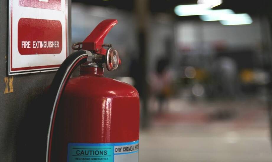 Korzyści z użycia akrylowej taśmy w ochronie przeciwpożarowej