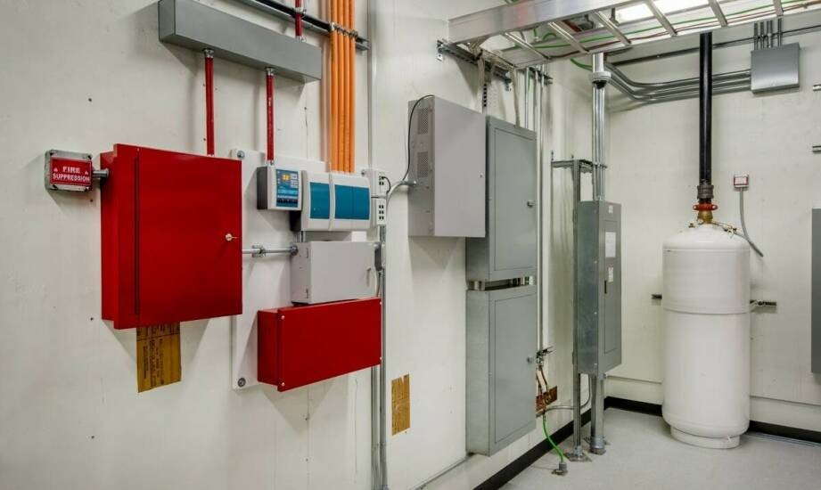 Jakie cechy powinny mieć laboratoryjne meble, aby wspierały efektywność badań chemicznych?