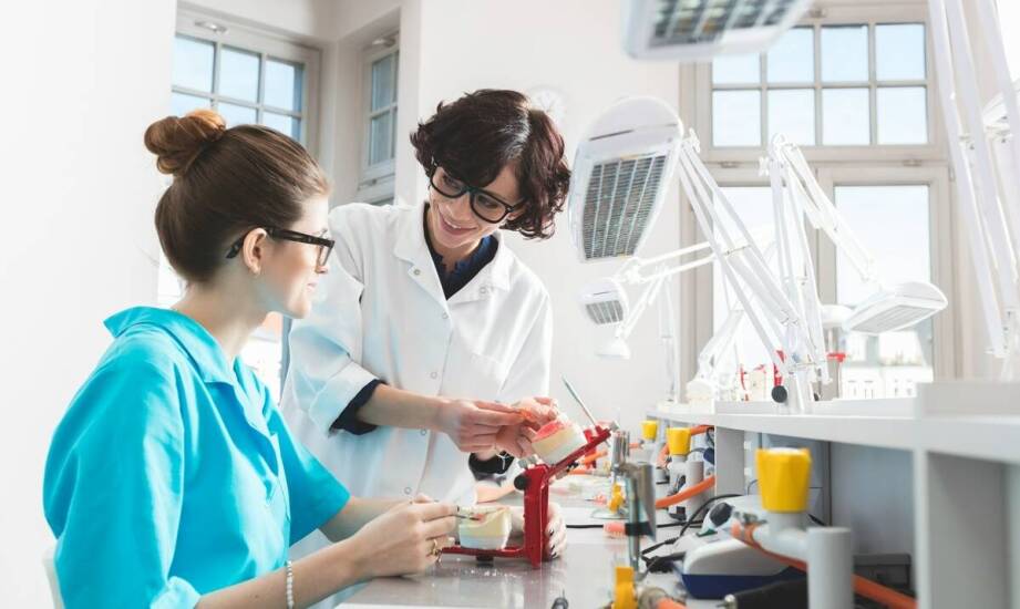 Protetyka stomatologiczna – jak przywracamy pełne funkcje uzębienia?