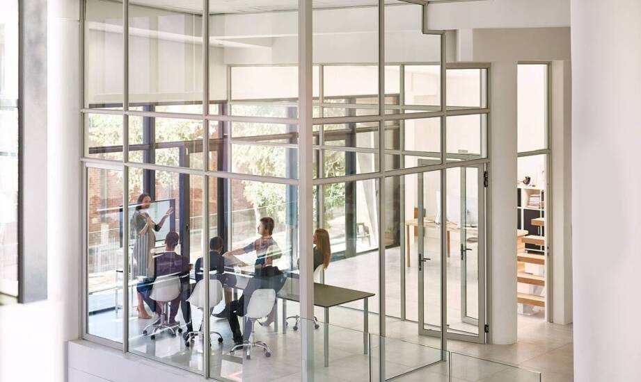 W jaki sposób agencja zarządza krótkoterminowym wynajmem?