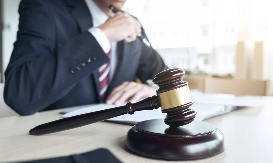 Czy w pierwszym roku działalności gospodarczej warto korzystać z obsługi prawnej dla firm?