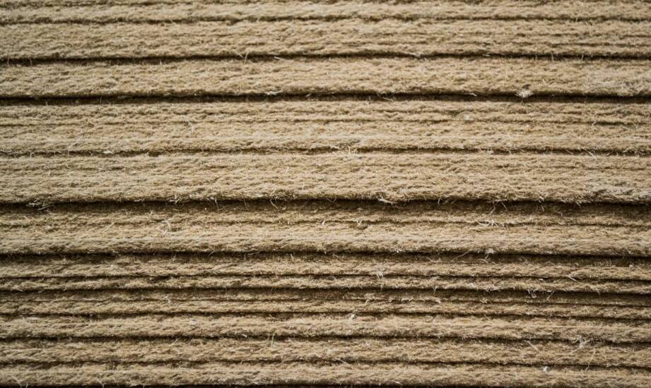 Jak odpowiednia impregnacja może wydłużyć żywotność słomianego dachu?