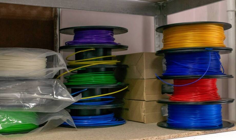 Przegląd kabli i przewodów - co rynek oferuje dla różnych zastosowań?