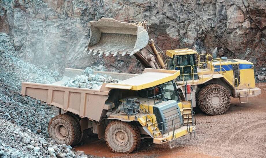 Wynajem wywrotek dla budowlanych firm – korzyści i zastosowania