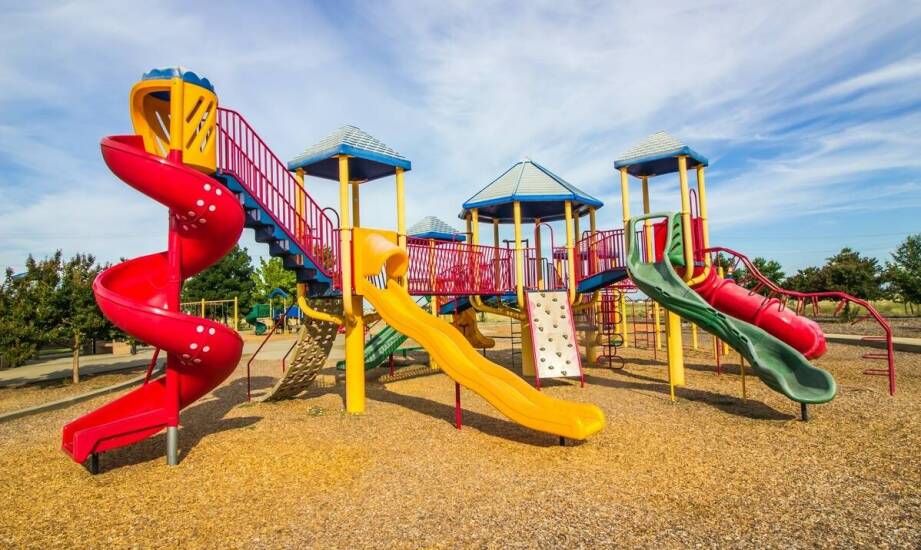 Rola huśtawek bocianiego gniazda w edukacji i rozwoju dzieci na placach zabaw