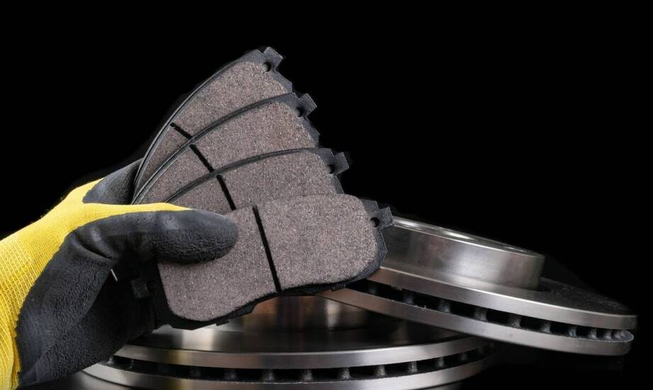 Rola teflonu w poprawie wydajności przemysłowych hamulców