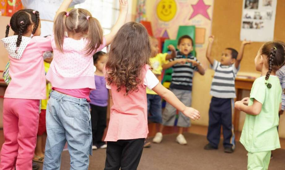 Jak rytmika w przedszkolu wspiera rozwój dziecka?