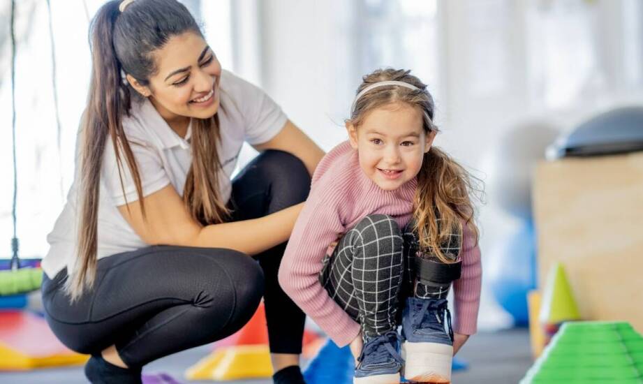 Jakie techniki stosujemy w rehabilitacji dzieci z ortopedycznymi chorobami?