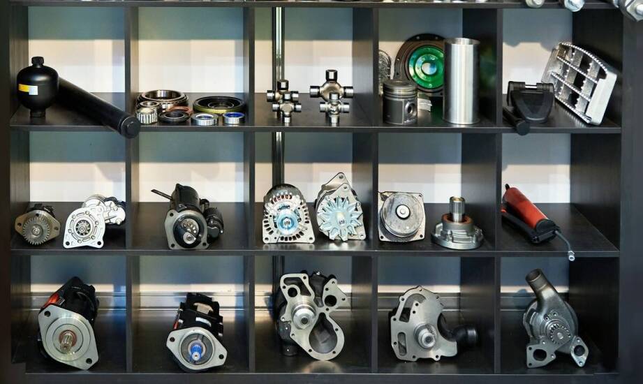 Jakie są różnice między dostawcami części Mercedes w Warszawie?