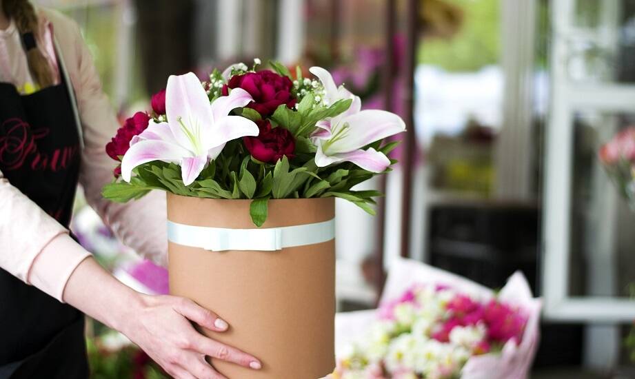 Jakie kwiaty najlepiej sprawdzają się w codziennej dostawie?